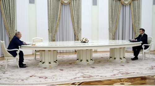 #table de réceptiono,n olaf #scholz  ,#Macron,  #Poutine