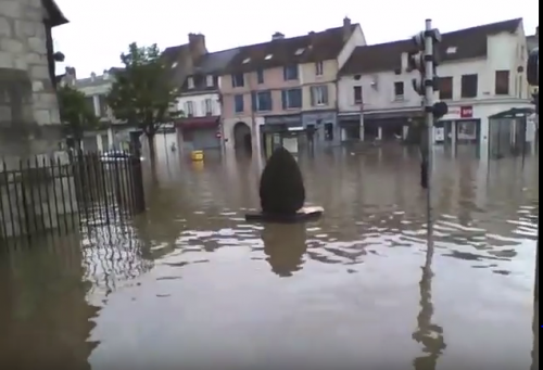françois hollande,inondations,pluie,autocongratulation